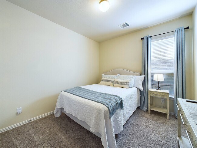 Building Photo - 15427 Crathie Bend Dr