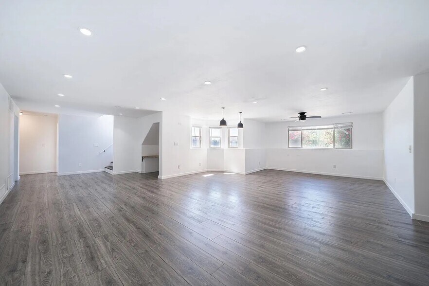 Building Photo - 14011 E Watson St