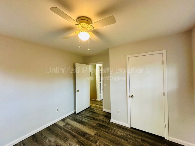 Building Photo - 420 Rose Ave