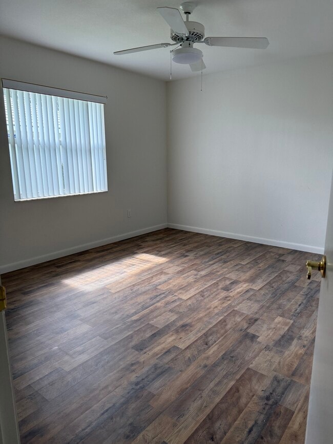 Building Photo - 2220 Jackson Heights Dr