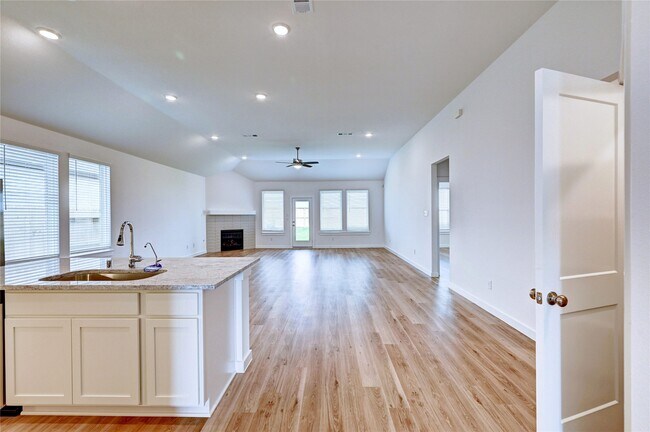 Building Photo - 8403 Oceanmist Cv Dr