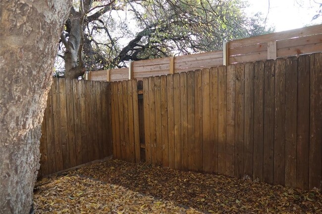 Building Photo - 3000 S 1st St