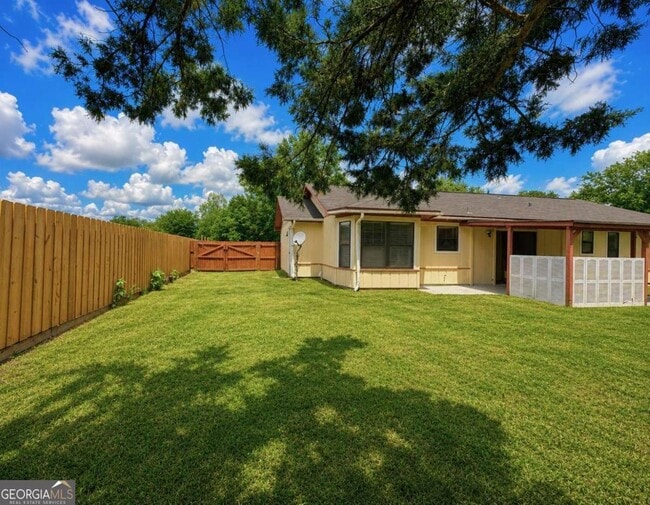 Building Photo - 603 Plantation Village Dr