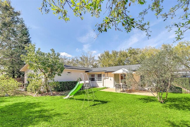 Building Photo - 1640 Palm Ave