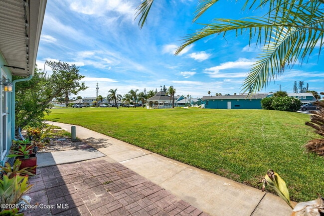 Building Photo - 412 Emerald Dr S
