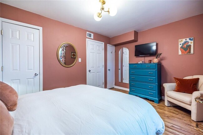 Building Photo - 520 Park Ave SE