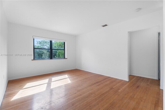 Building Photo - 3202 Elizabeth St