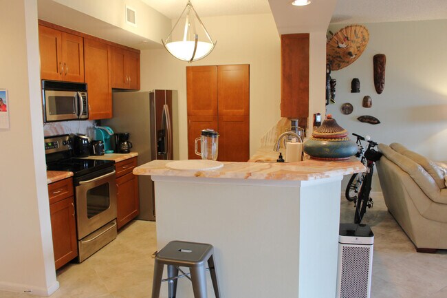 Building Photo - 1000 Scotia Dr