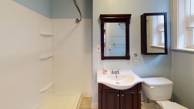 Building Photo - Sunny 1BR in East Rock | Hot Water & Gas Included | Walk to Yale