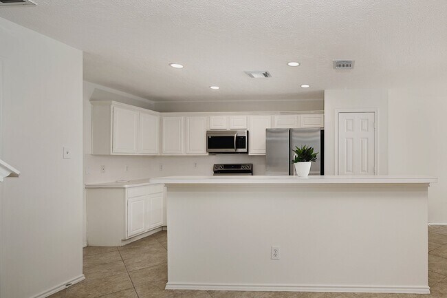 Building Photo - 222 Blushwood Pl