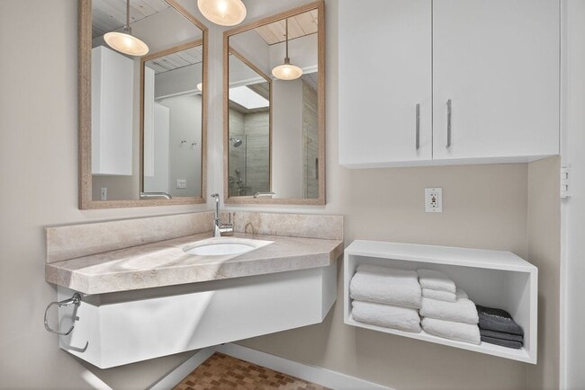 Building Photo - 5432 Rincon Beach Park Dr