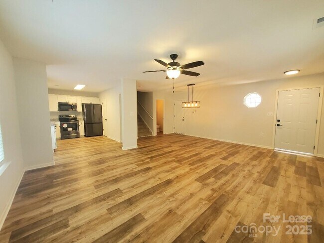 Building Photo - 5709 Kelden Walker Ln