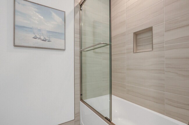 Building Photo - 120 Water Pointe Pl