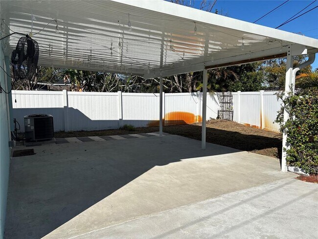 Building Photo - 2919 12th Ave N