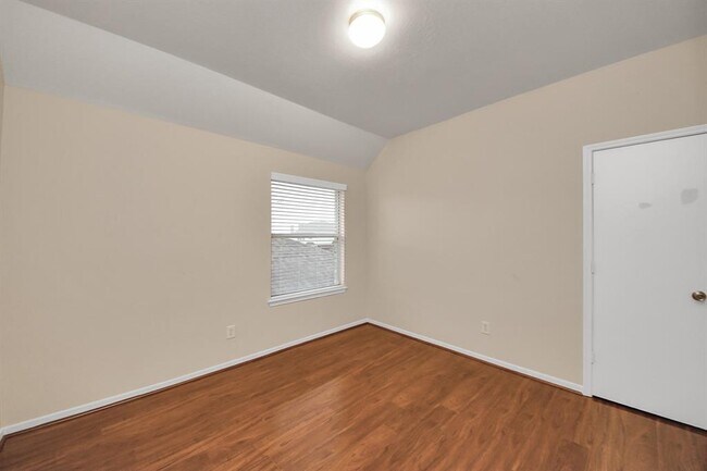 Building Photo - 930 Allisa St