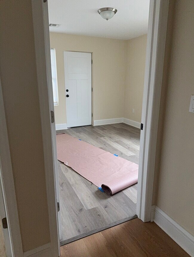 Back bed room - 729 Linden Ave