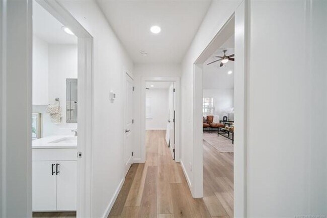 Building Photo - Gorgeous updated and modern open layout