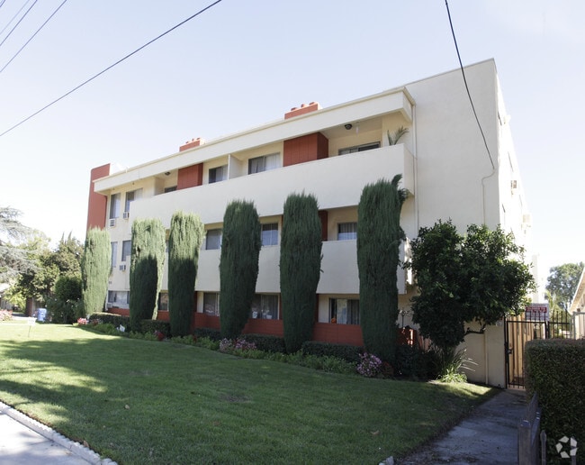 Building Photo - Toluca Towers