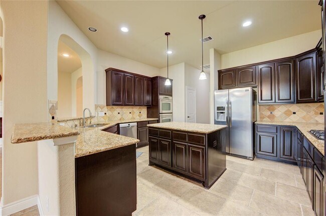 Building Photo - 23911 Milazzo Dr