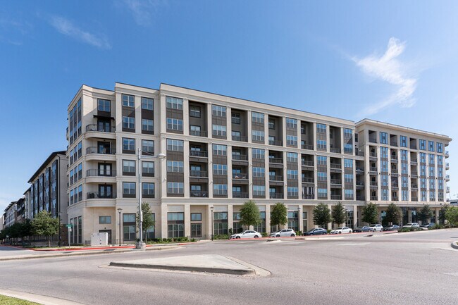 Building Photo - 10727 Domain Dr