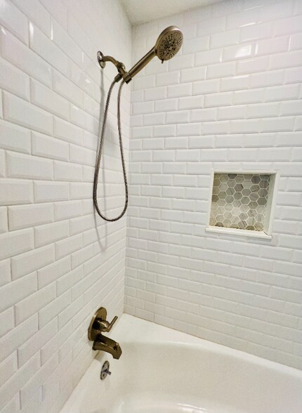 Building Photo - 707 Bellview St