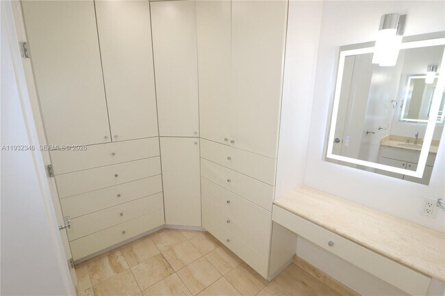 Building Photo - 151 Crandon Blvd