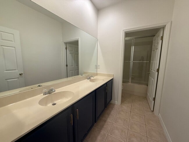 Building Photo - Exquisite 4-Bedroom, 3- Bathroom Home