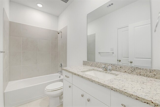 Building Photo - 11951 Pondwood Dr