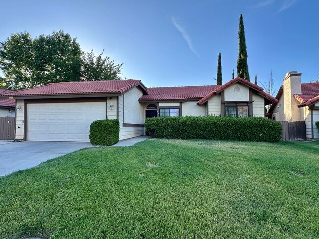 Primary Photo - 2815 College Park Dr W