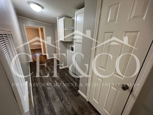 Building Photo - 1 Windward Peak Ct