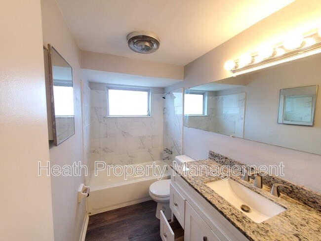 Building Photo - 3330 Rosefield Dr