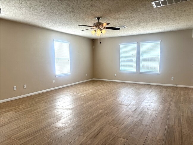 Building Photo - 2231 Tandy Park Way