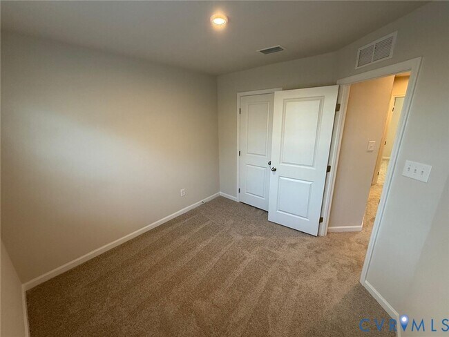 Building Photo - 5409 Canterbury Rdg Wy