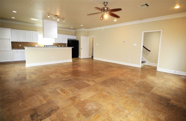 Building Photo - 4709 Scott St