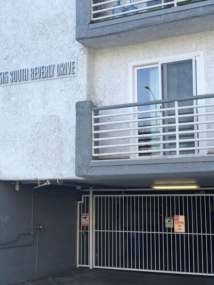 Building Photo - 1515 S Beverly Dr