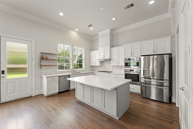 Building Photo - 9651 Kings Cross Station