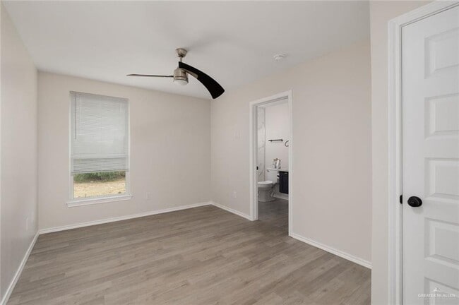 Building Photo - 609 E Interstate Hwy 2