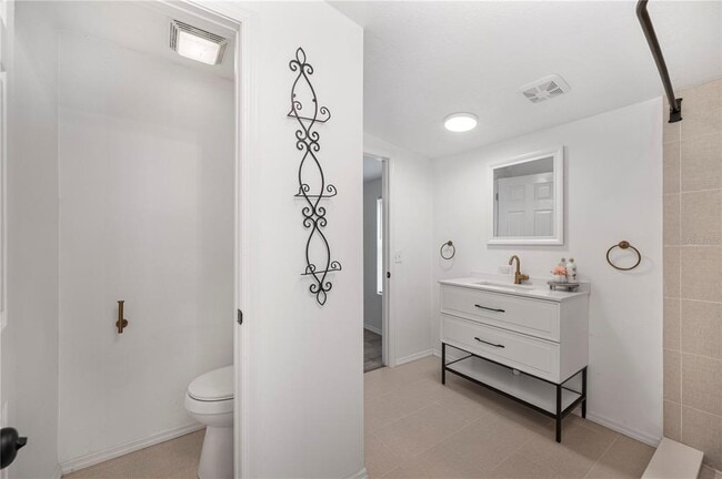 Building Photo - 4218 Lake Hancock Rd