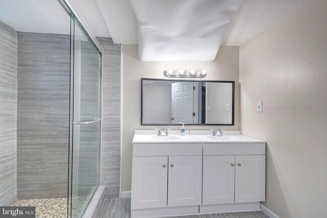 Building Photo - 504 Capitol Heights Blvd