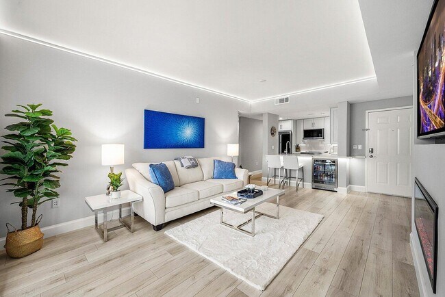 Building Photo - 255 Evernia St