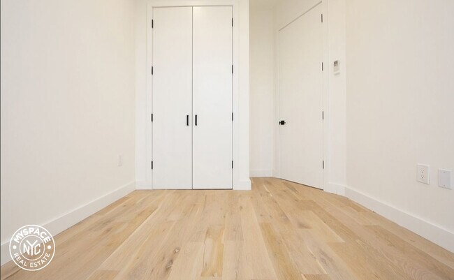 Building Photo - 1266 Hancock St