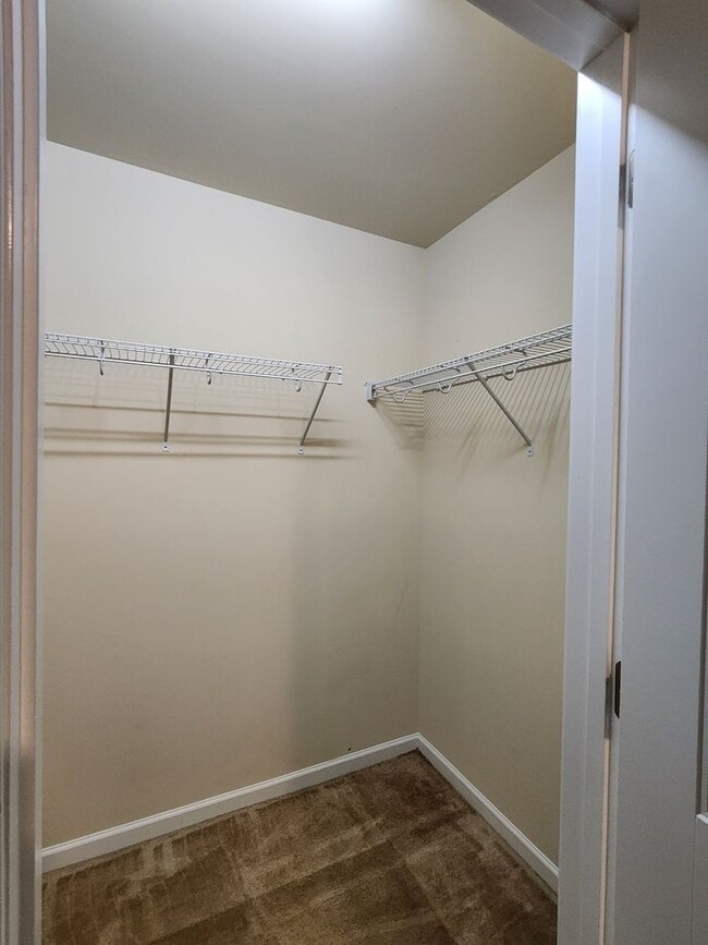 Building Photo - 3 Bedroom - Cary Townhome in Central Locat...