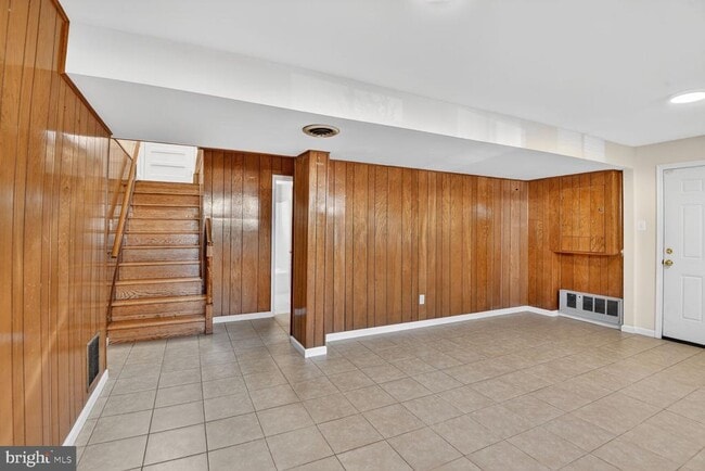 Building Photo - 2308 Senator Ave