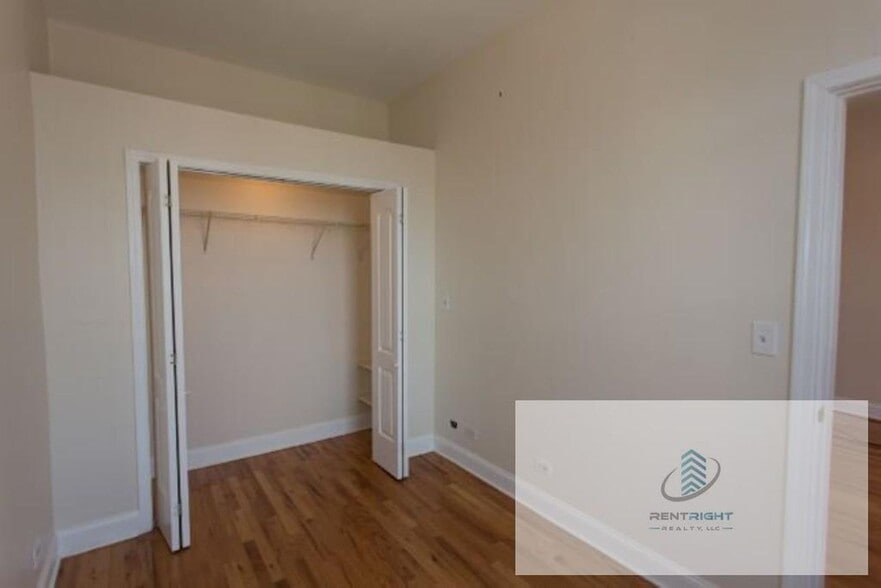 Building Photo - 1411 W Erie St