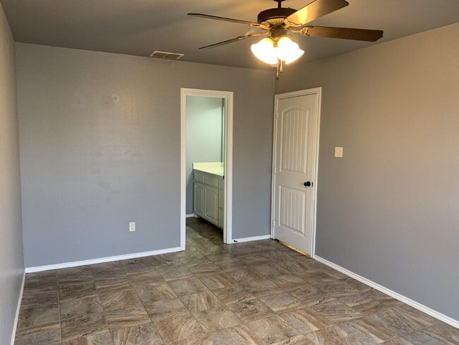 Building Photo - 9802 Avenue W