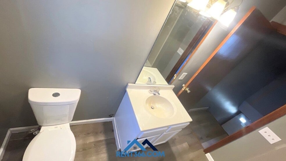 Building Photo - 65 Wisteria St