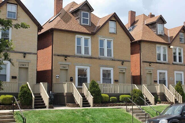 Building Photo - 1365 Indianola Ave