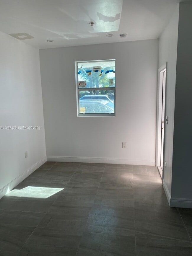 Building Photo - 4023 SW 19th St