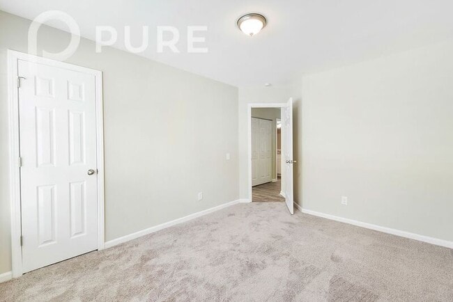 Building Photo - 1417 Chimney Rock Ct