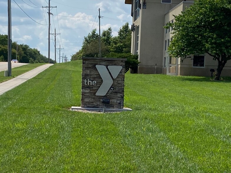 Close to the YMCA - 3755 SW Summerfield Dr